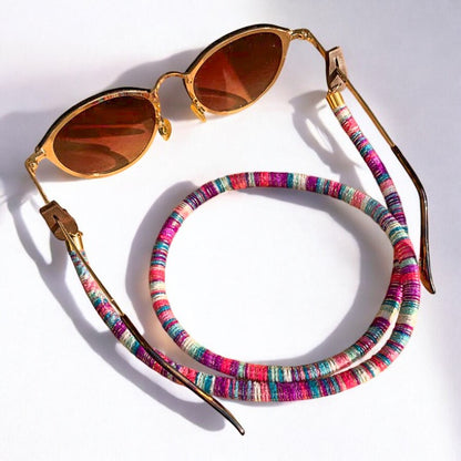CUELGA GAFAS ÉTNICO CHOLADO