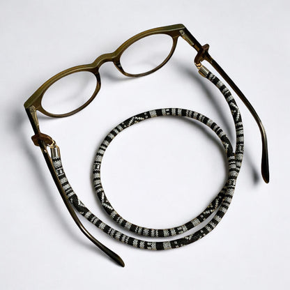 CUELGA GAFAS ÉTNICO DULCE